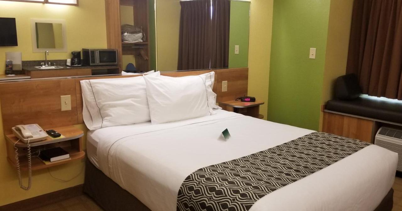 Microtel Inn & Suites By Wyndham Delphos Exterior foto